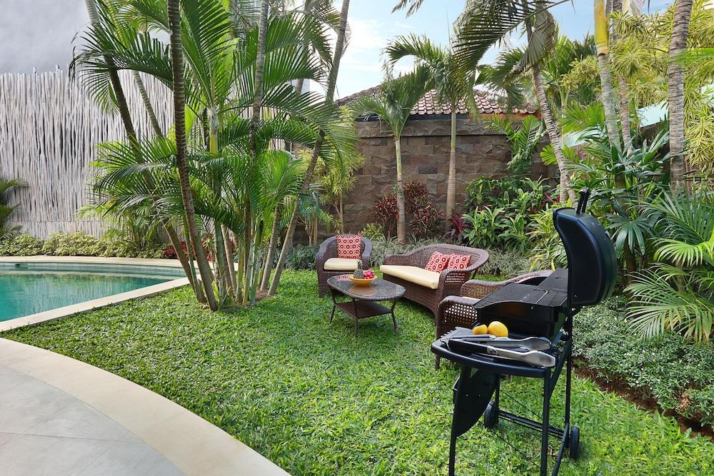 Seminyak White Design Villa Экстерьер фото