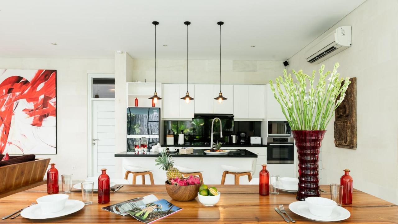 Seminyak White Design Villa Экстерьер фото