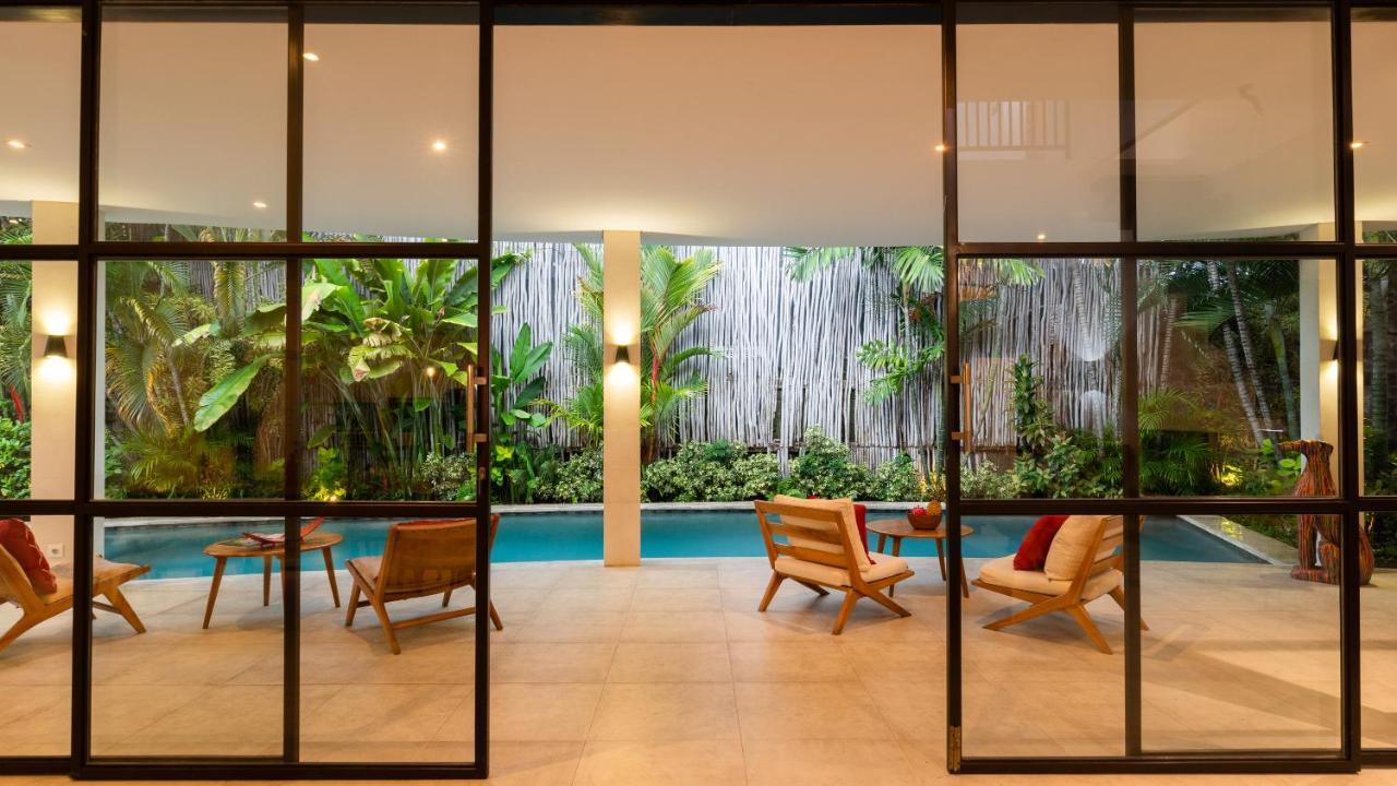 Seminyak White Design Villa Экстерьер фото