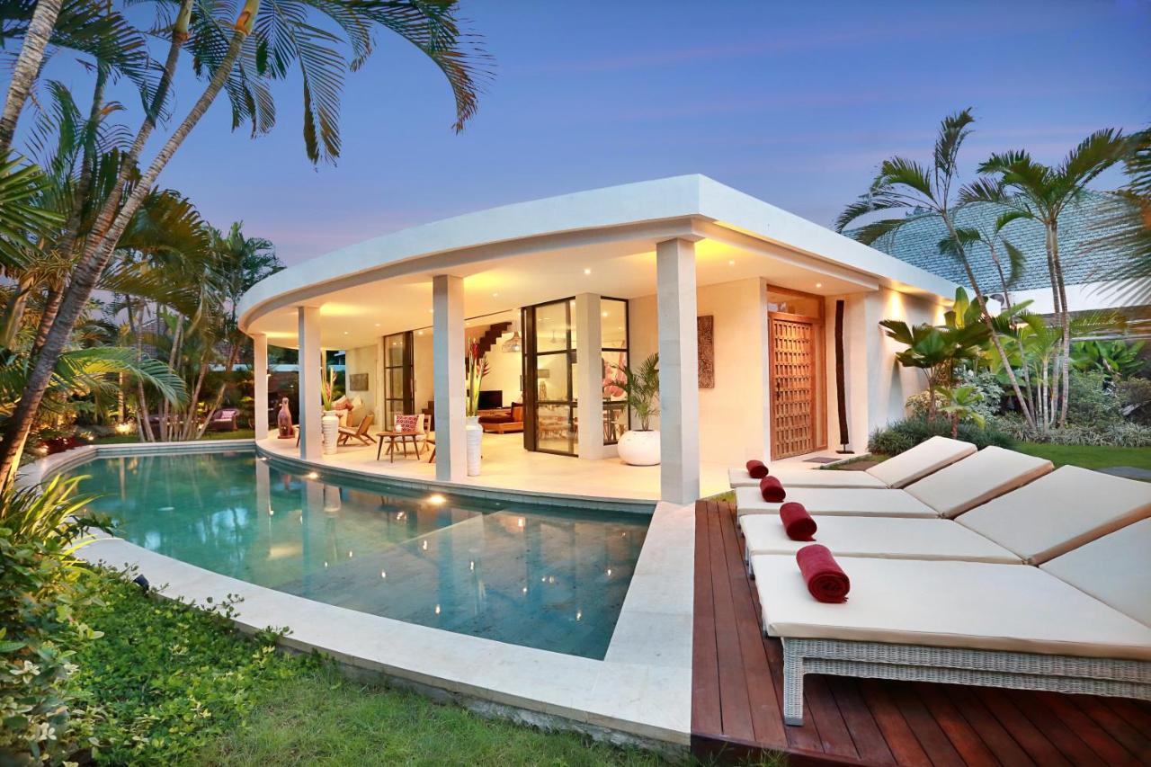 Seminyak White Design Villa Экстерьер фото